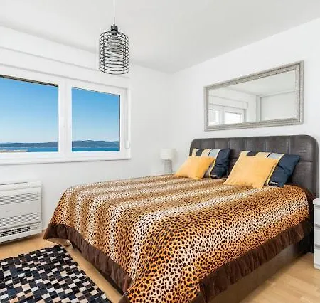 Apartment Deluxe 3 Bedroom With Sea View Baska Voda